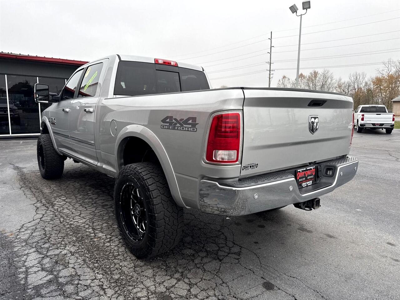 RAM 2500 Laramie 4x4 Crew Cab 6'4" Box 2017