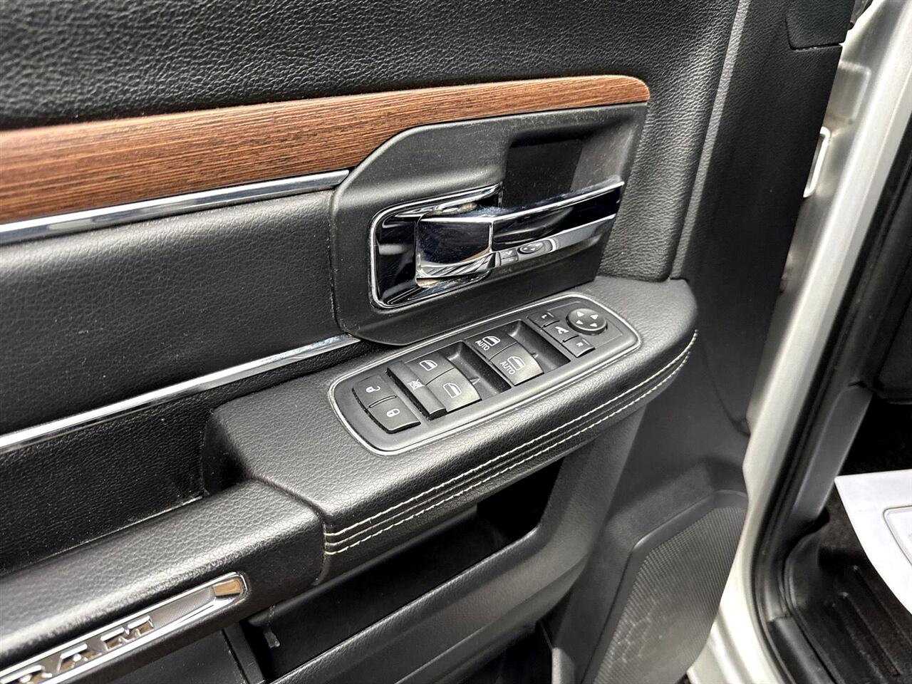 RAM 2500 Laramie 4x4 Crew Cab 6'4" Box 2017