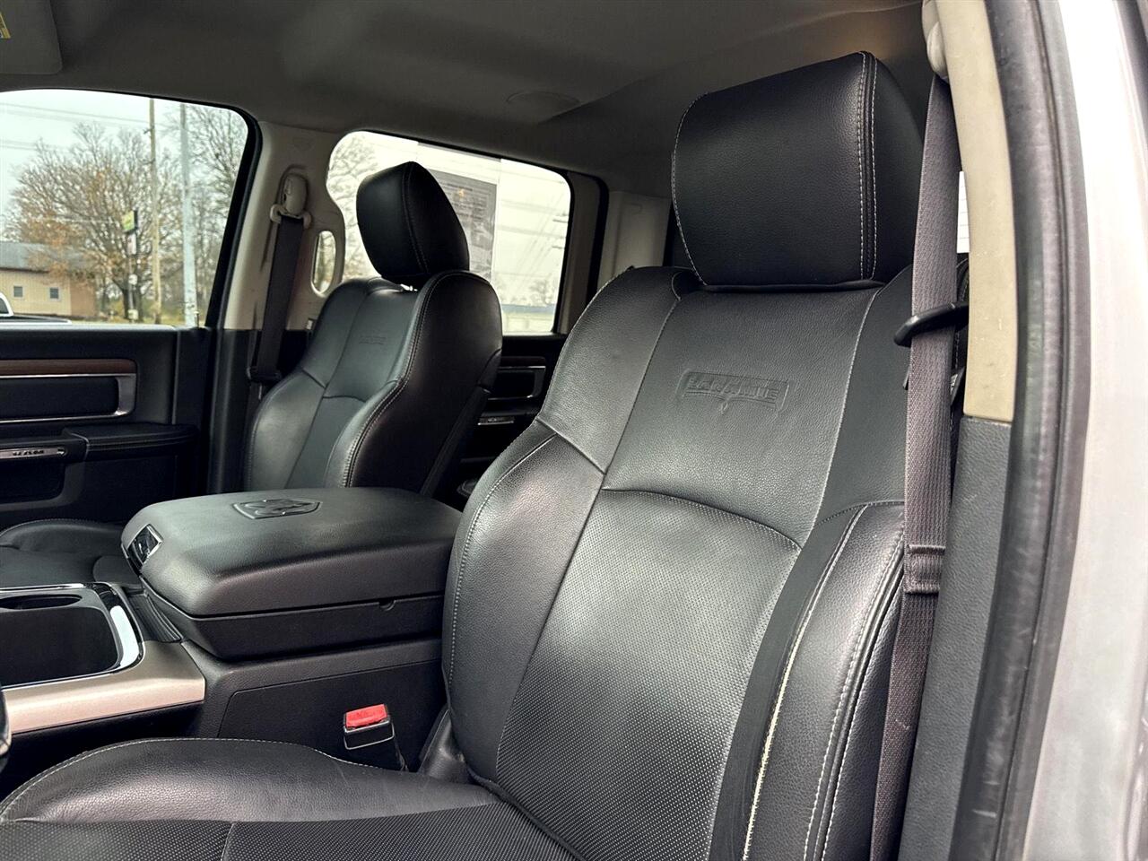 RAM 2500 Laramie 4x4 Crew Cab 6'4" Box 2017