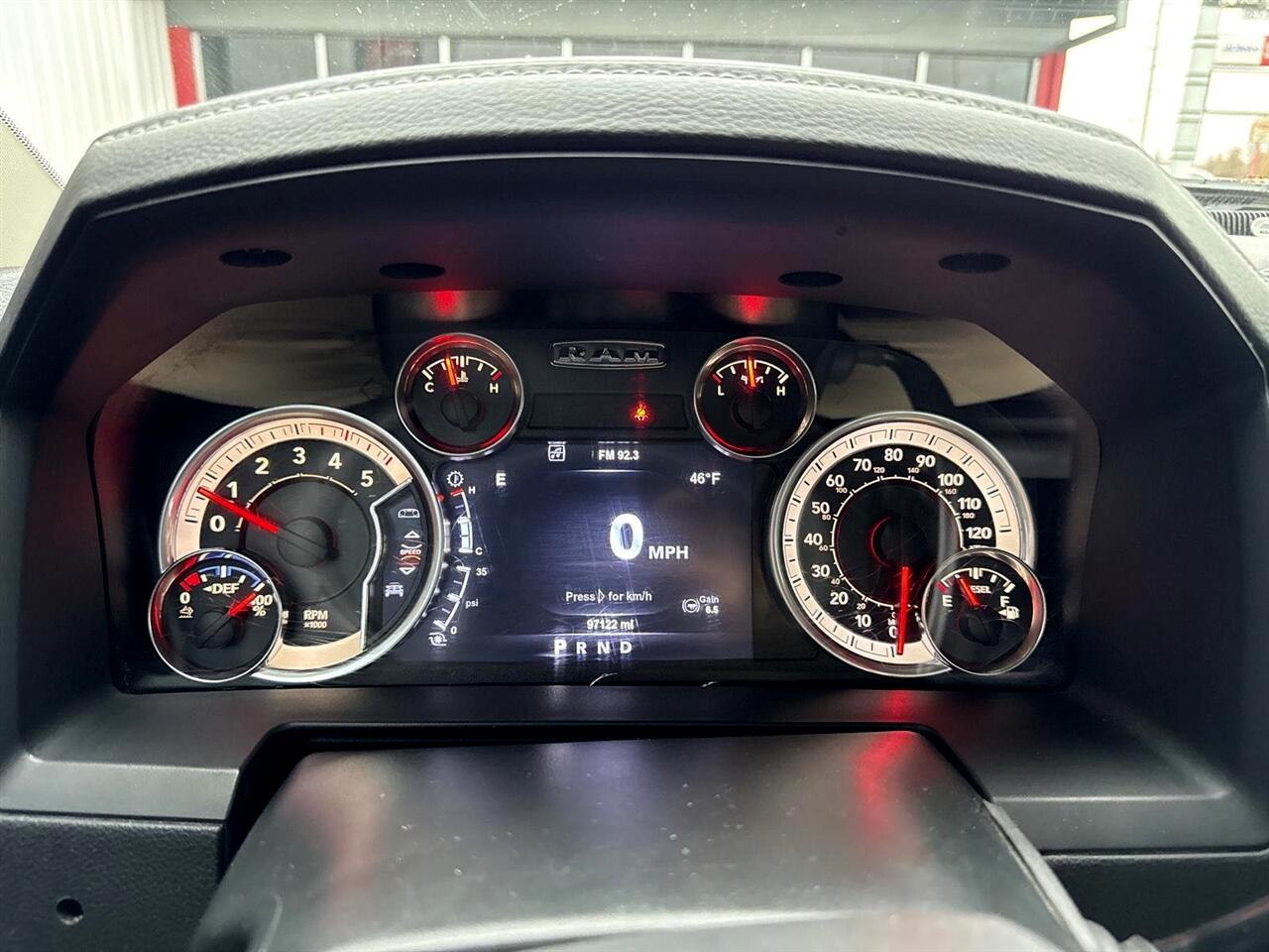 RAM 2500 Laramie 4x4 Crew Cab 6'4" Box 2017