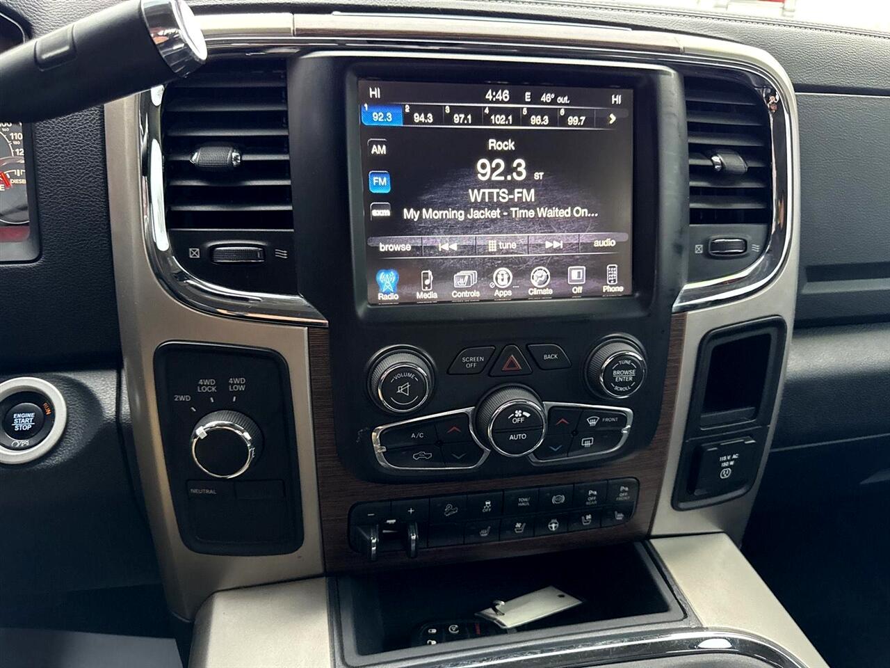 RAM 2500 Laramie 4x4 Crew Cab 6'4" Box 2017