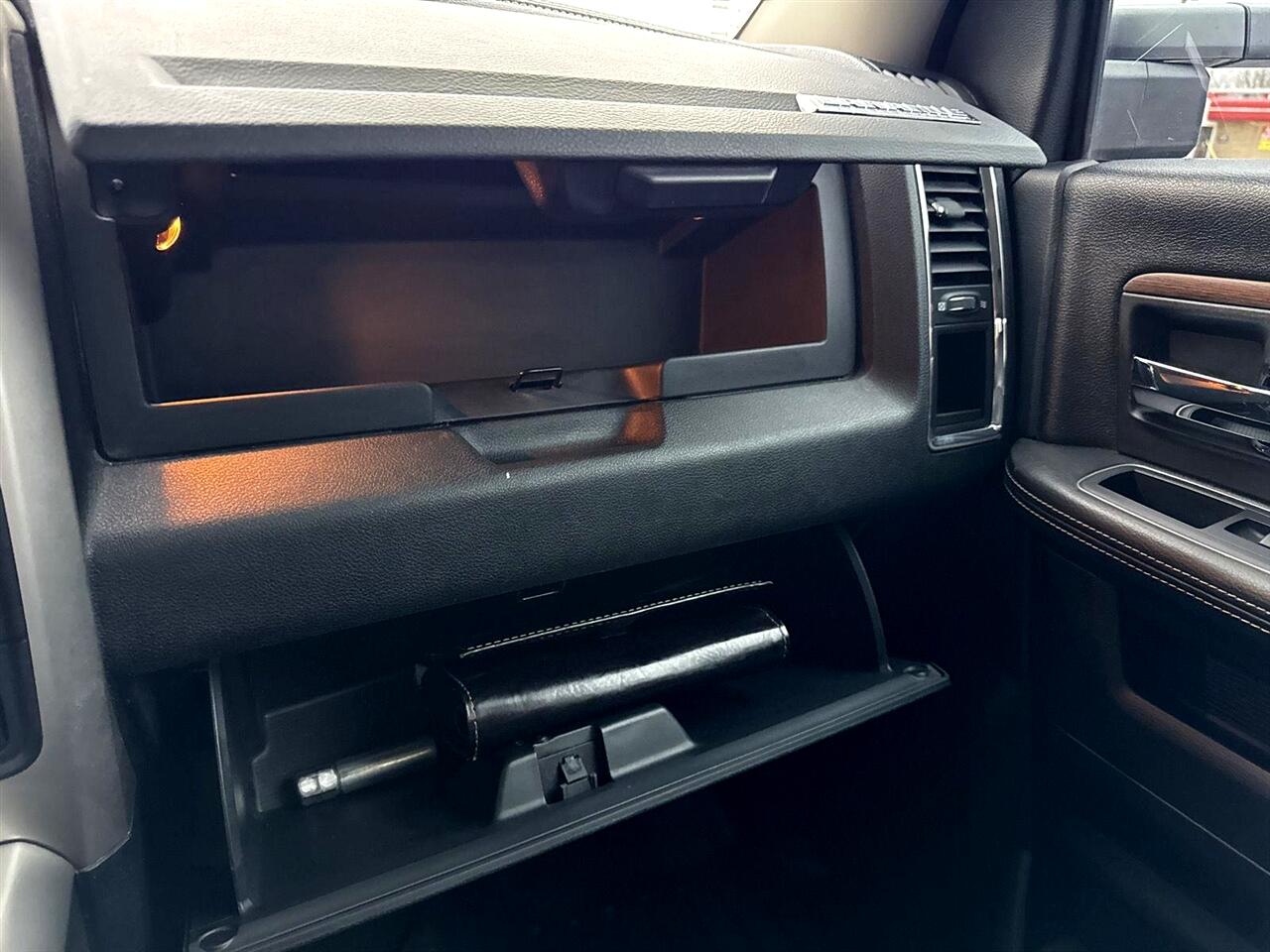 RAM 2500 Laramie 4x4 Crew Cab 6'4" Box 2017