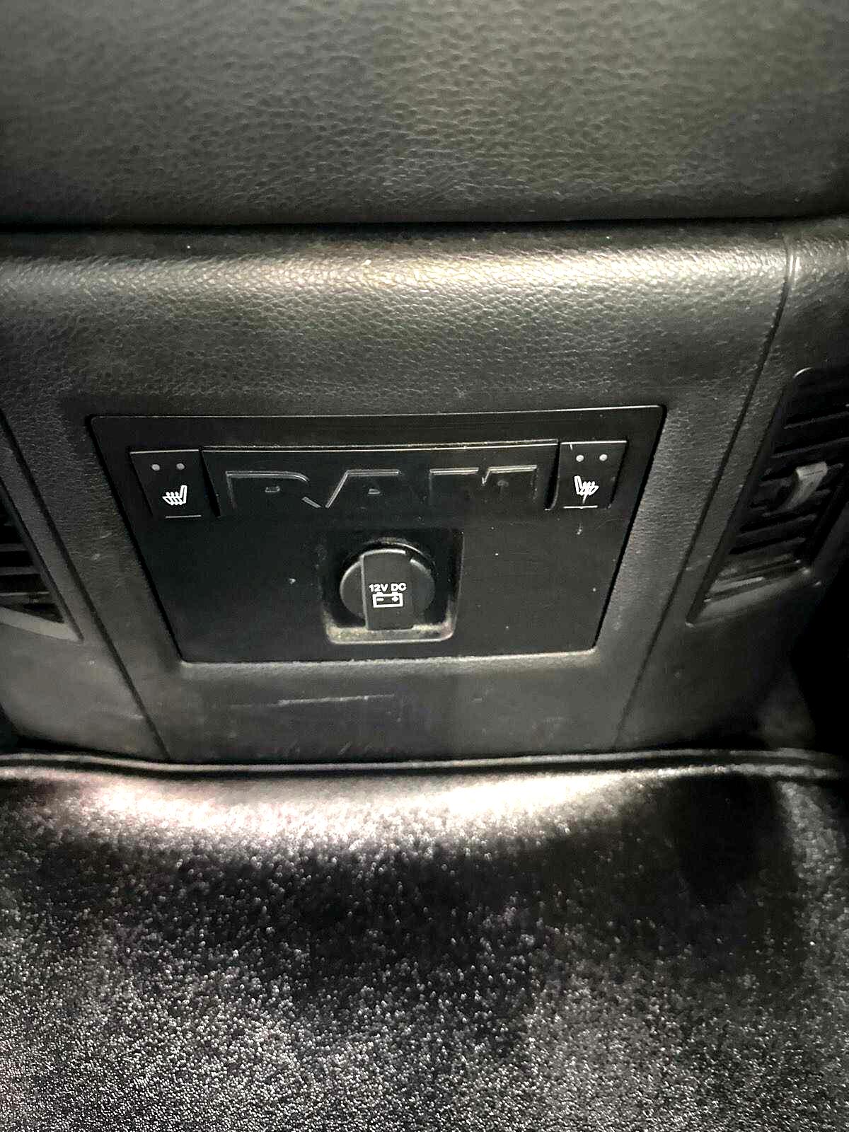 RAM 2500 Laramie 4x4 Crew Cab 6'4" Box 2017