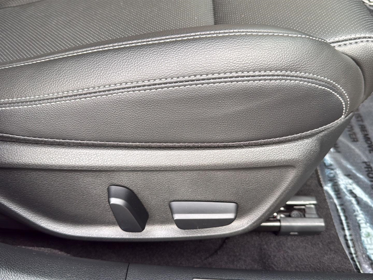 Genesis G70 2.5T AWD 2025