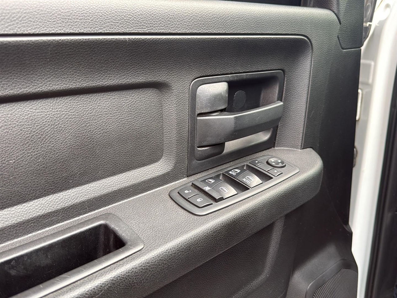 RAM 2500 Tradesman 4x4 Crew Cab 6'4" Box 2018