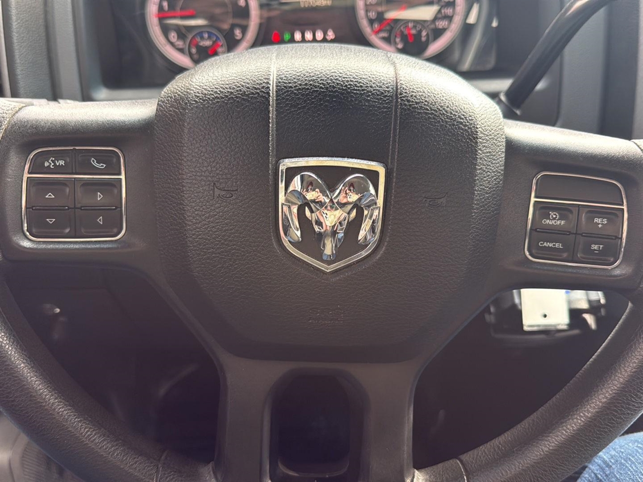 RAM 2500 Tradesman 4x4 Crew Cab 6'4" Box 2018