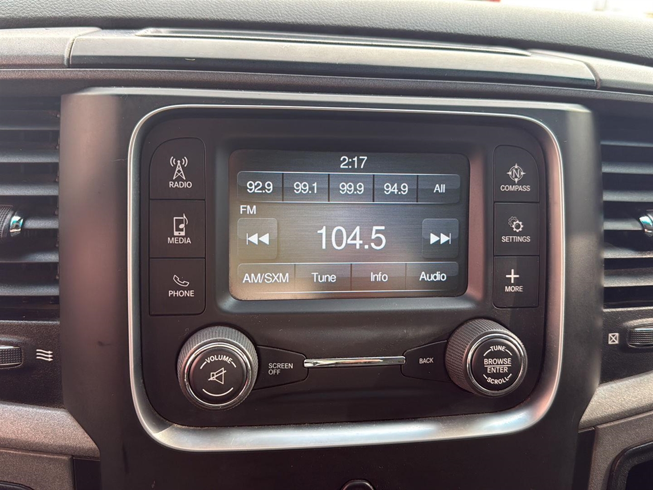 RAM 2500 Tradesman 4x4 Crew Cab 6'4" Box 2018