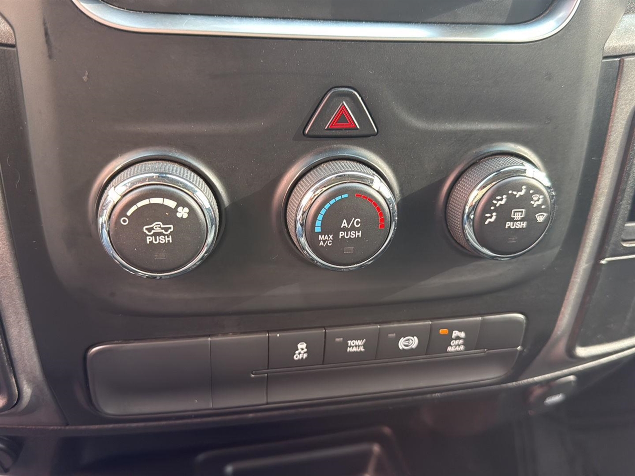 RAM 2500 Tradesman 4x4 Crew Cab 6'4" Box 2018