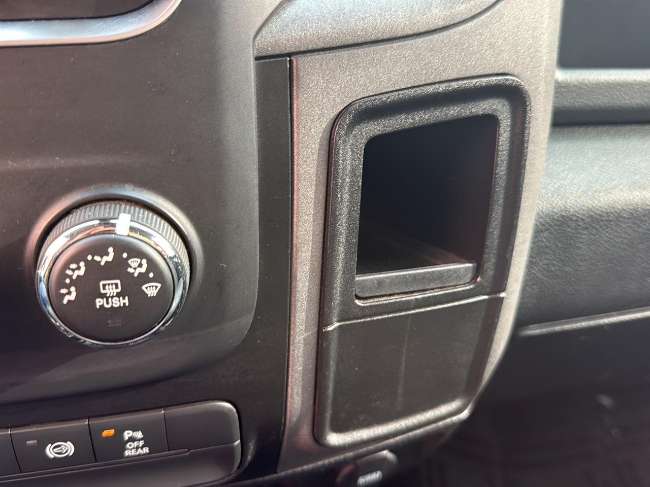 RAM 2500 Tradesman 4x4 Crew Cab 6'4" Box 2018