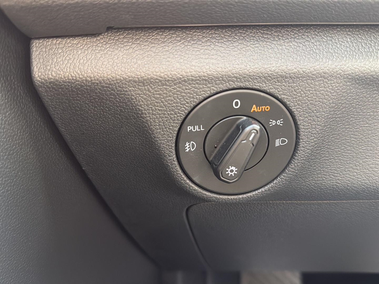 Volkswagen Jetta R-Line Auto w/SULEV 2019