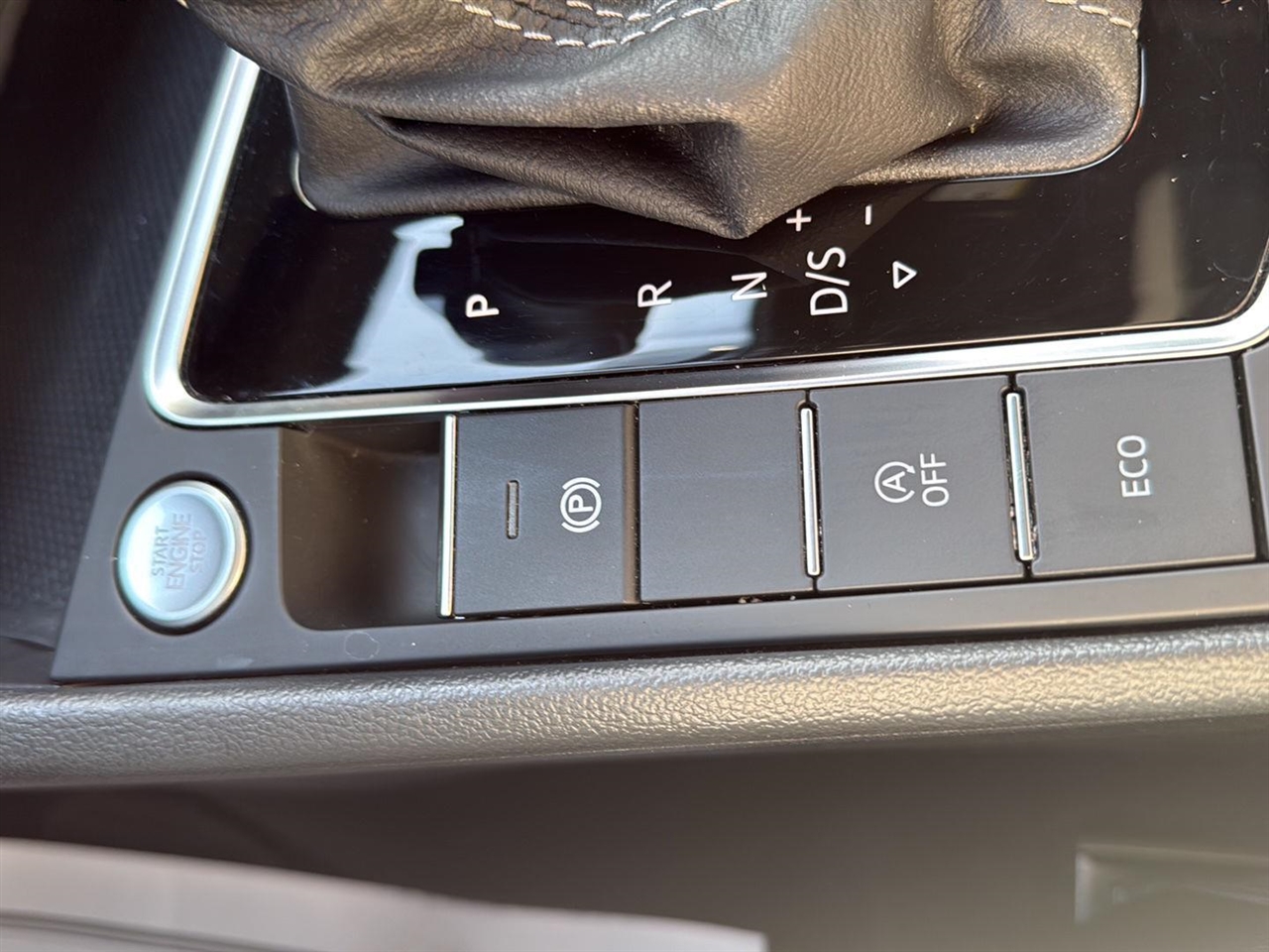 Volkswagen Jetta R-Line Auto w/SULEV 2019