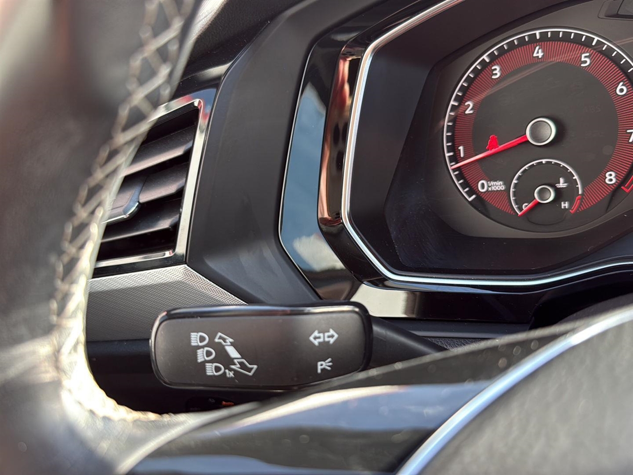 Volkswagen Jetta R-Line Auto w/SULEV 2019