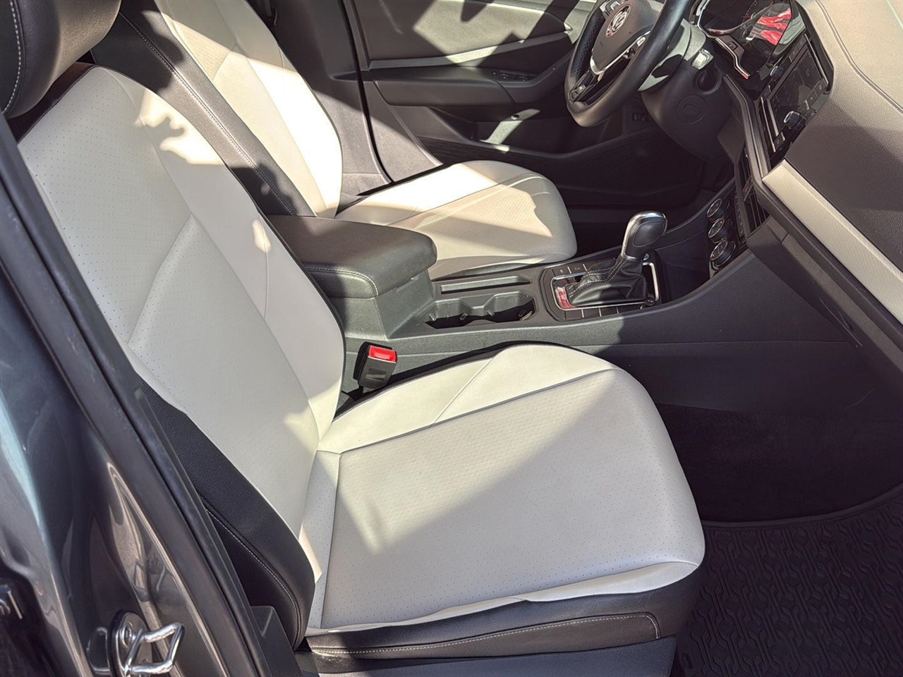 Volkswagen Jetta R-Line Auto w/SULEV 2019