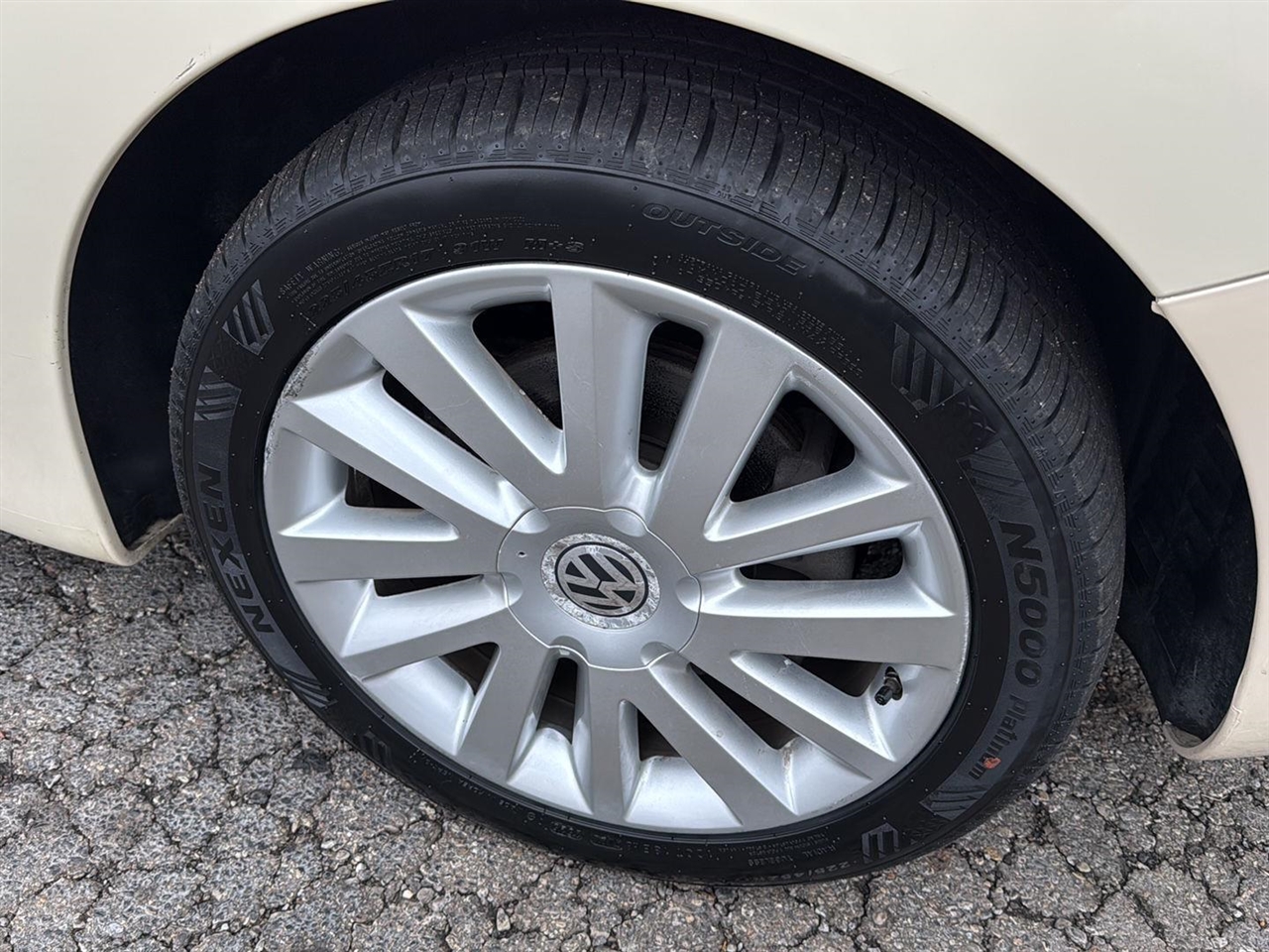 Volkswagen New Beetle Convertible 2dr Auto SE PZEV 2008