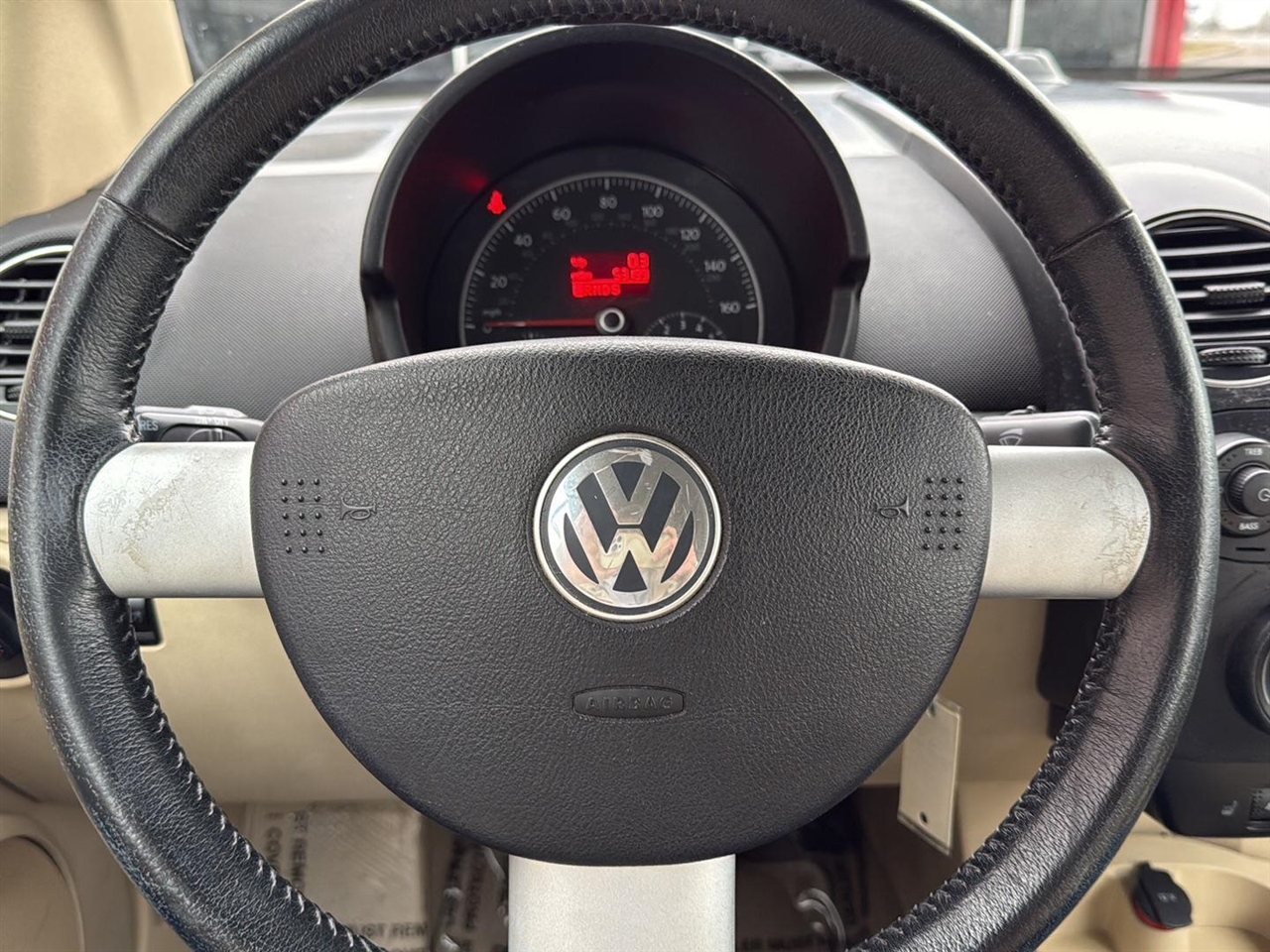 Volkswagen New Beetle Convertible 2dr Auto SE PZEV 2008