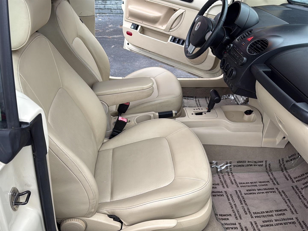 Volkswagen New Beetle Convertible 2dr Auto SE PZEV 2008