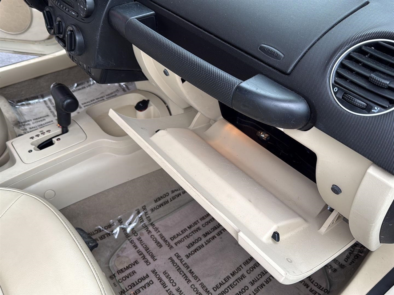 Volkswagen New Beetle Convertible 2dr Auto SE PZEV 2008