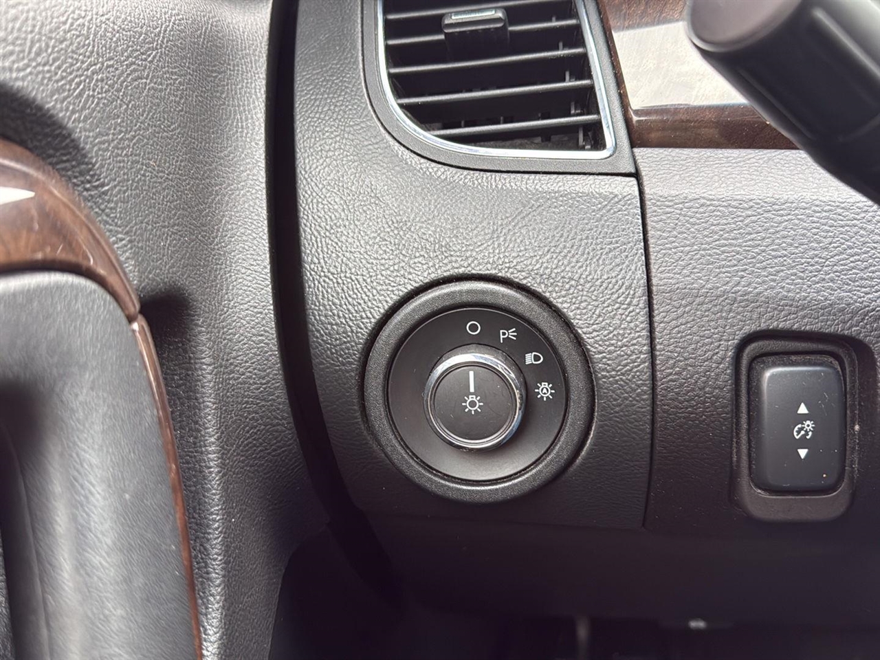 Ford Taurus 4dr Sdn Limited FWD 2013