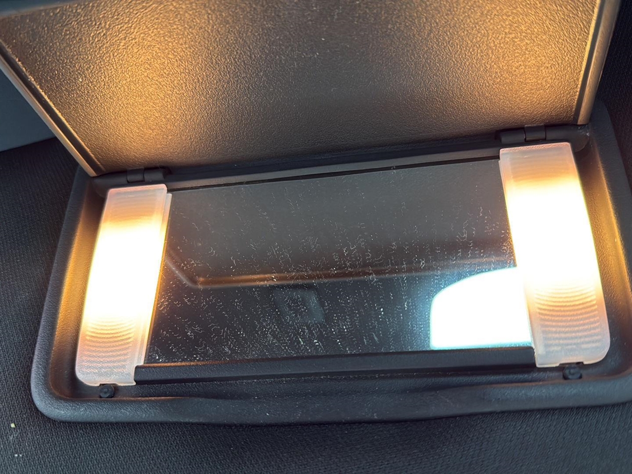 Ford Taurus 4dr Sdn Limited FWD 2013