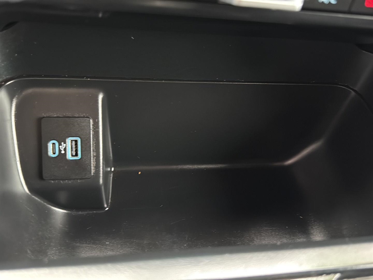 Ford F-150 Lariat 4WD SuperCrew 5.5' Box 2023