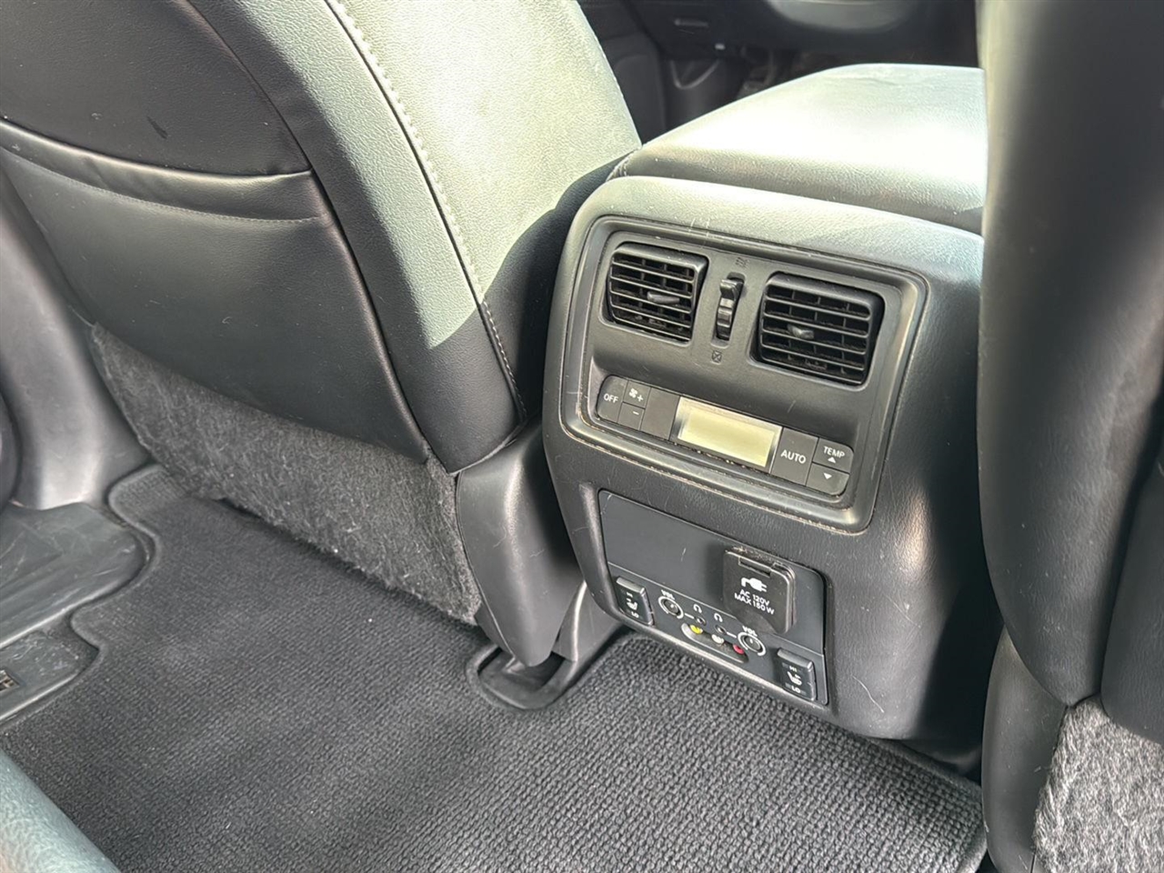 Nissan Pathfinder 4WD 4dr Platinum 2015