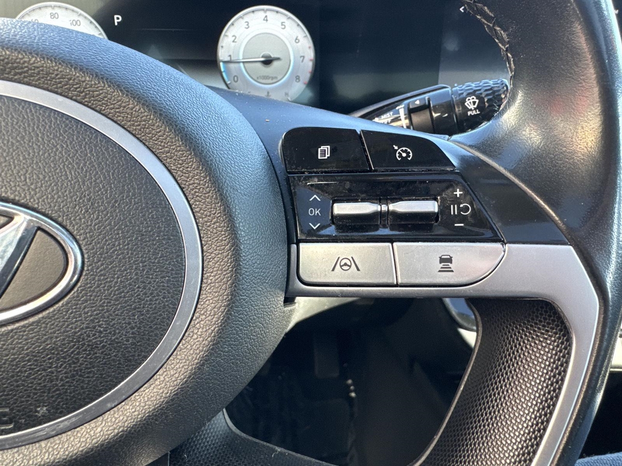 Hyundai Elantra Limited IVT *Ltd Avail* 2021