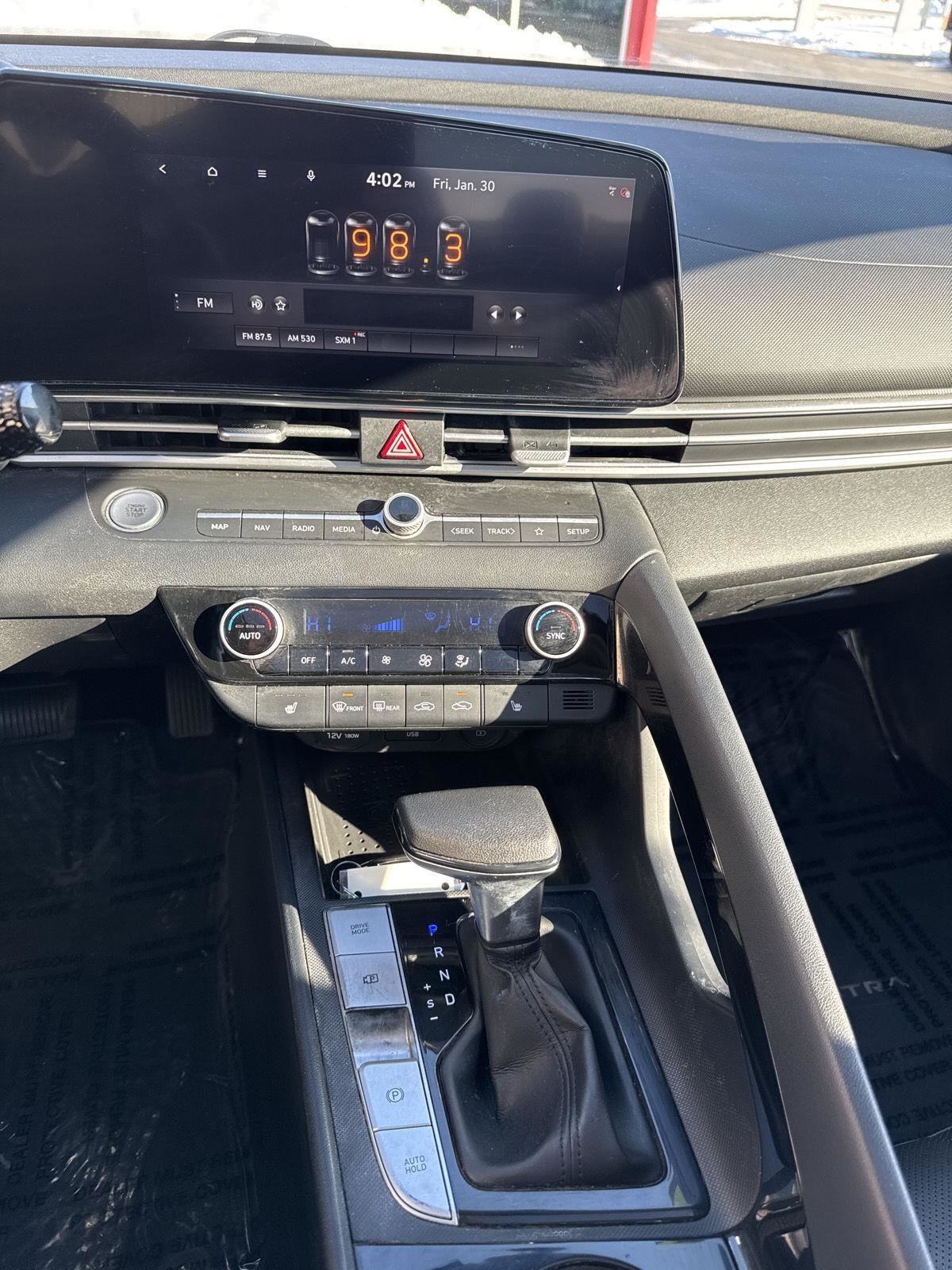 Hyundai Elantra Limited IVT *Ltd Avail* 2021