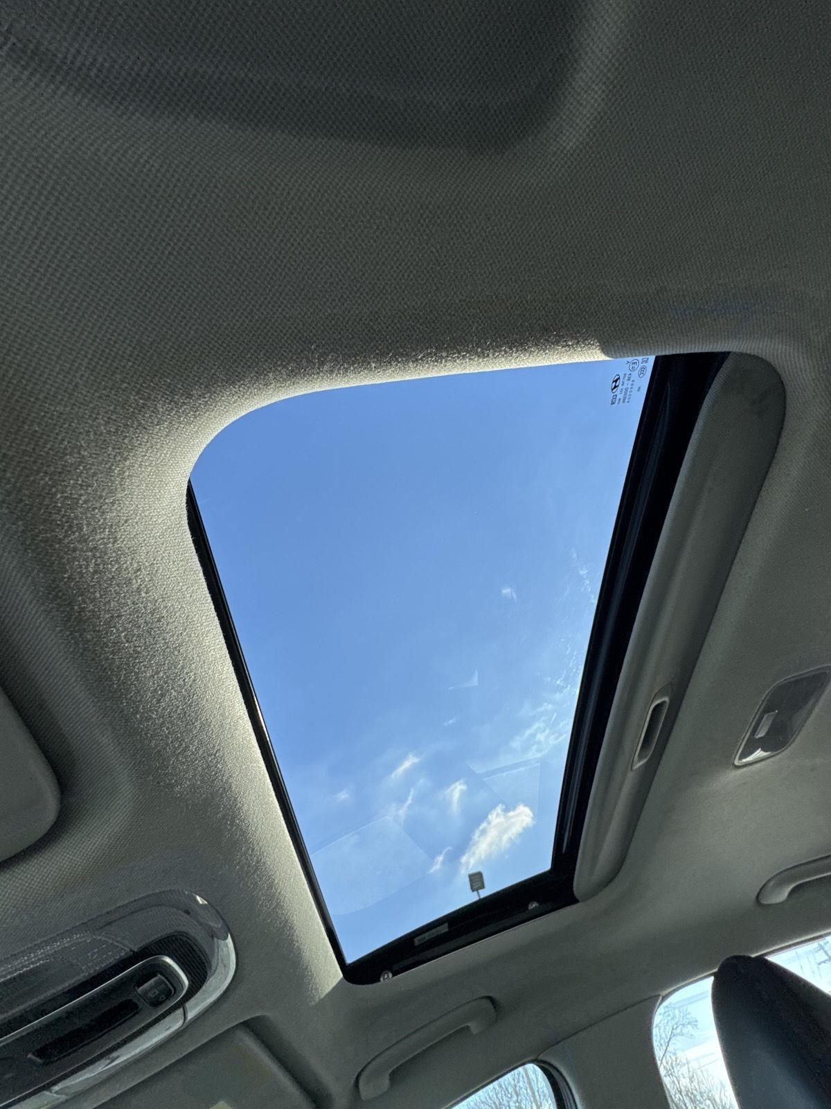 Hyundai Elantra Limited IVT *Ltd Avail* 2021