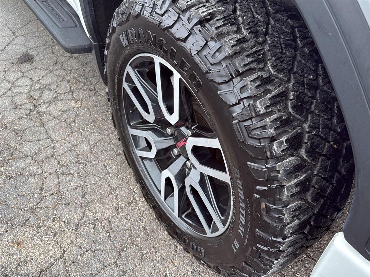 GMC Sierra 1500 4WD Crew Cab 147" AT4 2021