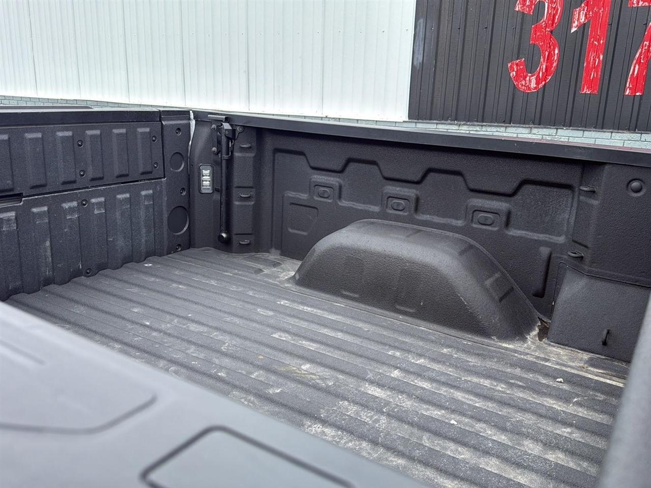 GMC Sierra 1500 4WD Crew Cab 147" AT4 2021