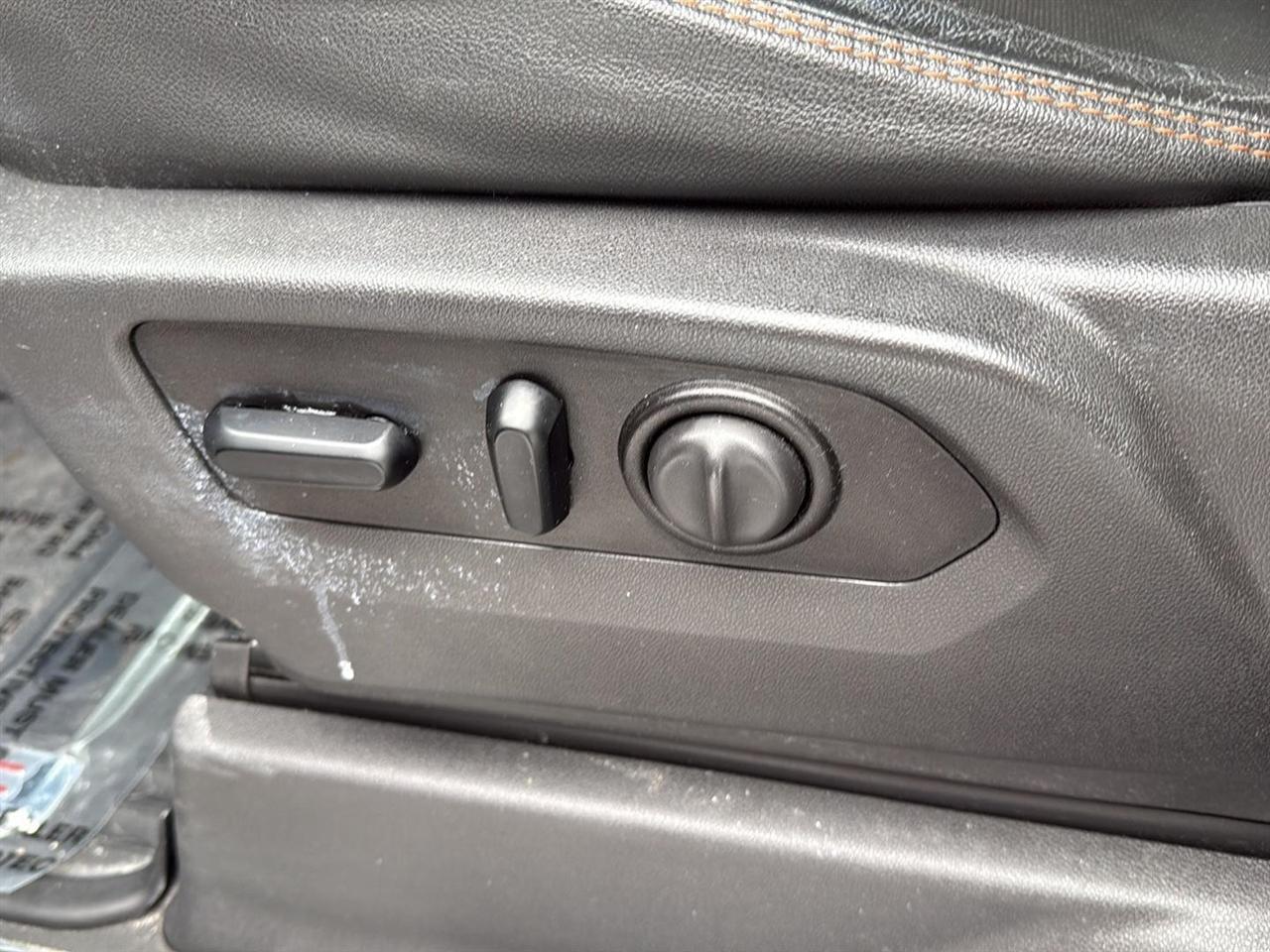 GMC Sierra 1500 4WD Crew Cab 147" AT4 2021