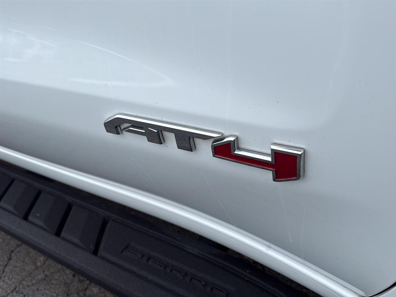 GMC Sierra 1500 4WD Crew Cab 147" AT4 2021