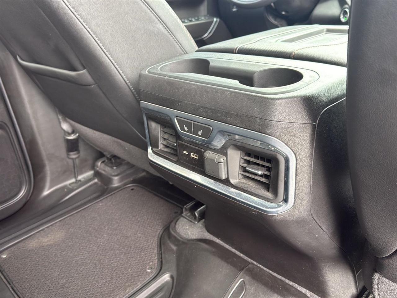 GMC Sierra 1500 4WD Crew Cab 147" AT4 2021