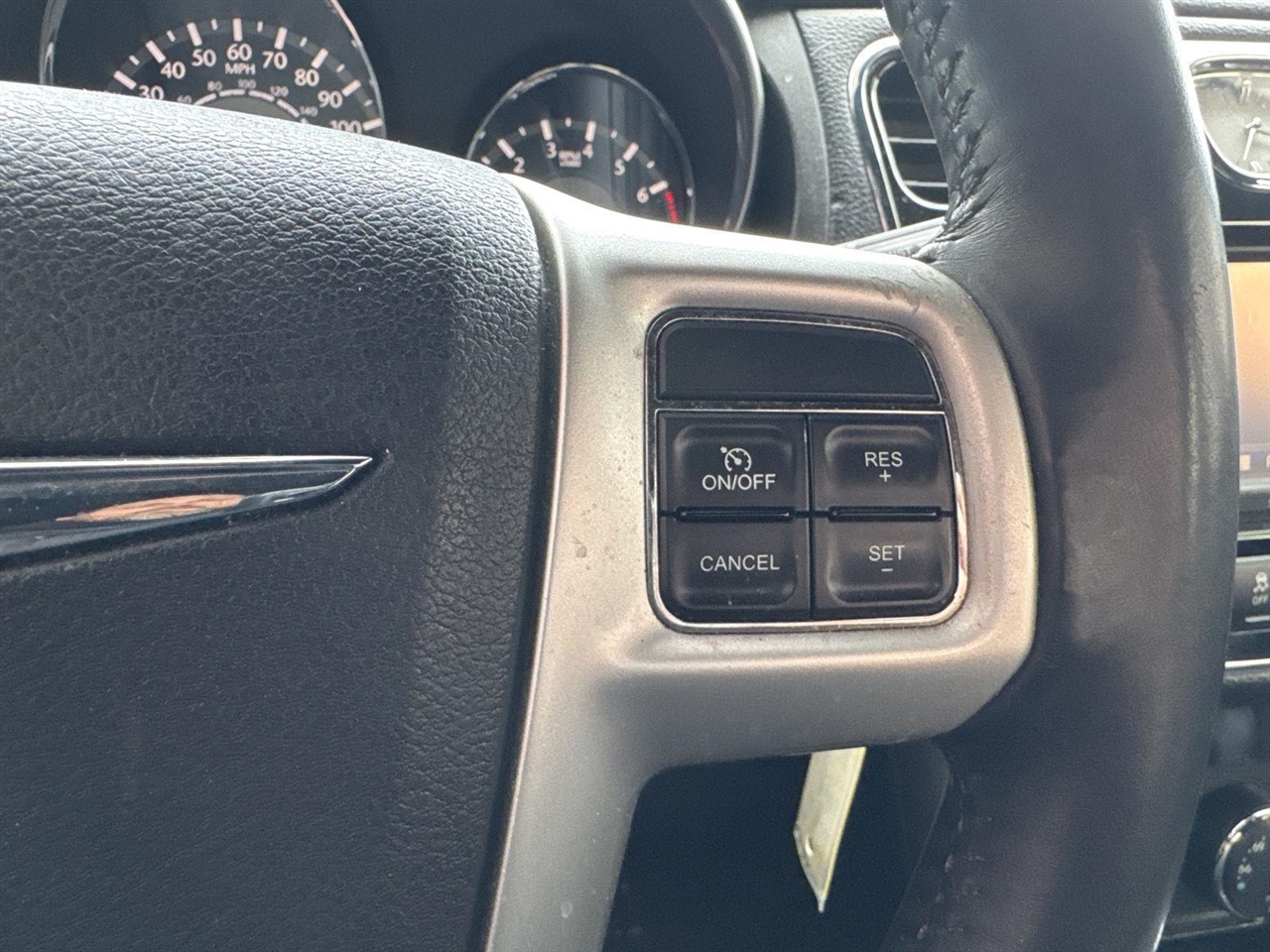 Chrysler 200 4dr Sdn Limited 2013