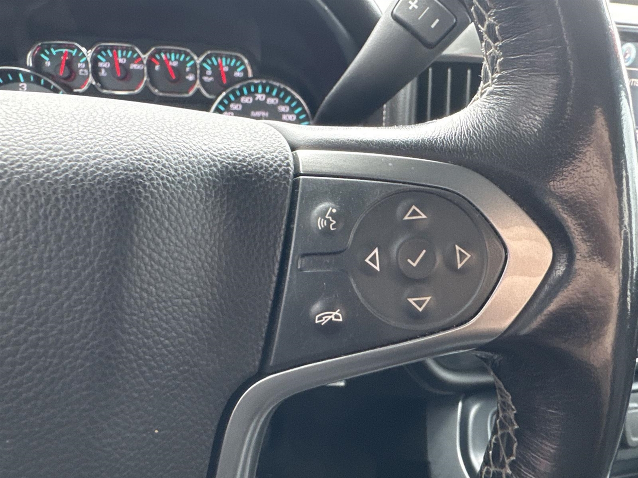 Chevrolet Silverado 1500 4WD Crew Cab 143.5" LTZ w/2LZ 2018