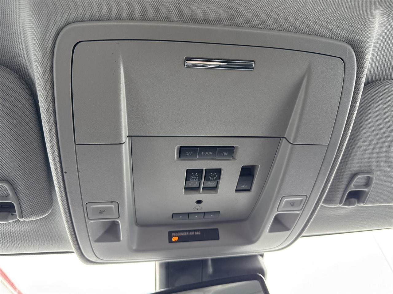 Chevrolet Silverado 1500 4WD Crew Cab 143.5" LTZ w/2LZ 2018