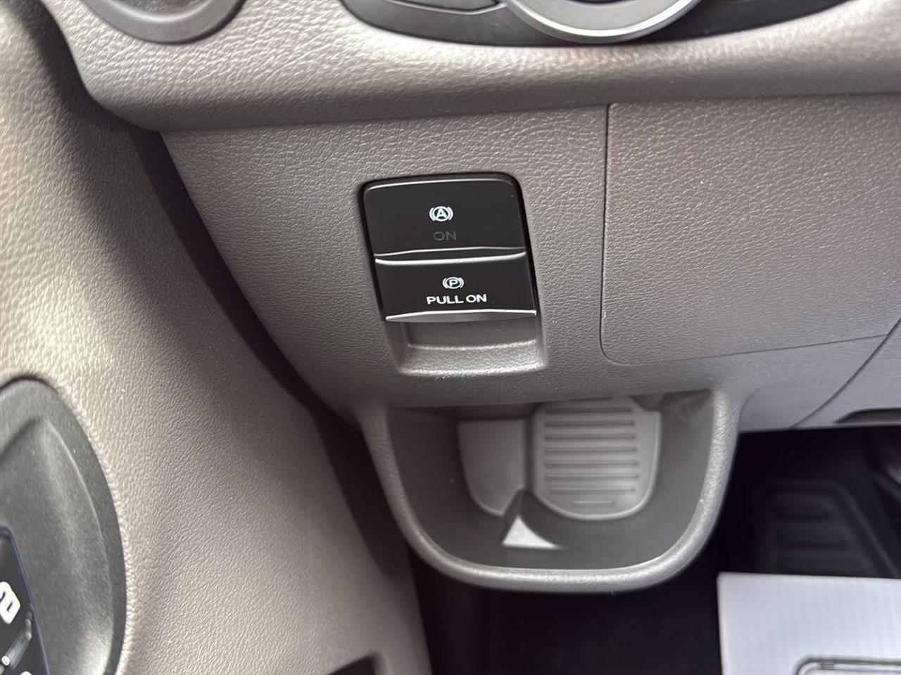 Ford Transit Passenger Wagon T-350 148" Low Roof XLT RWD 2023