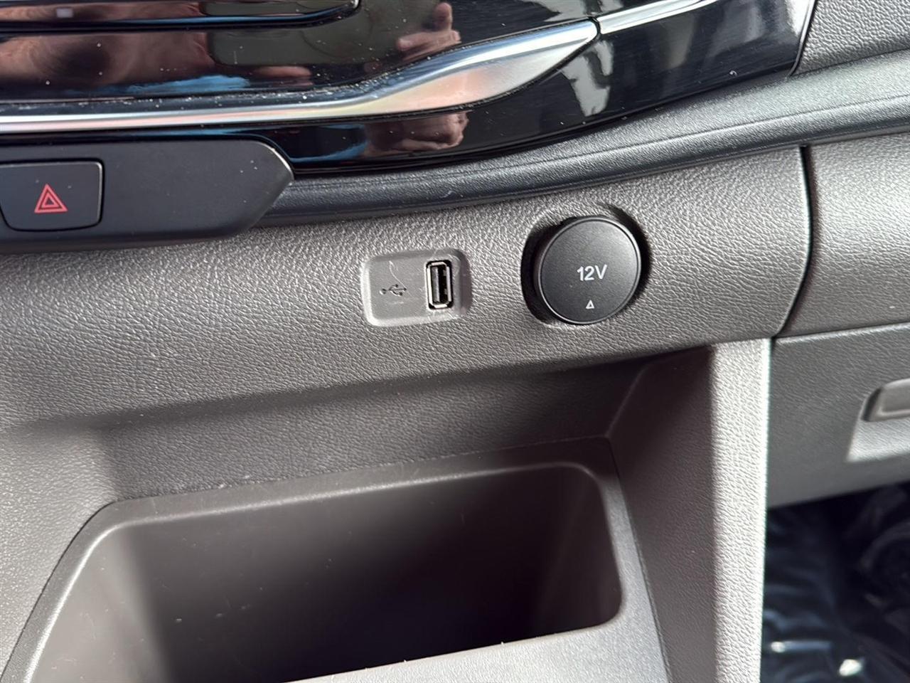 Ford Transit Passenger Wagon T-350 148" Low Roof XLT RWD 2023