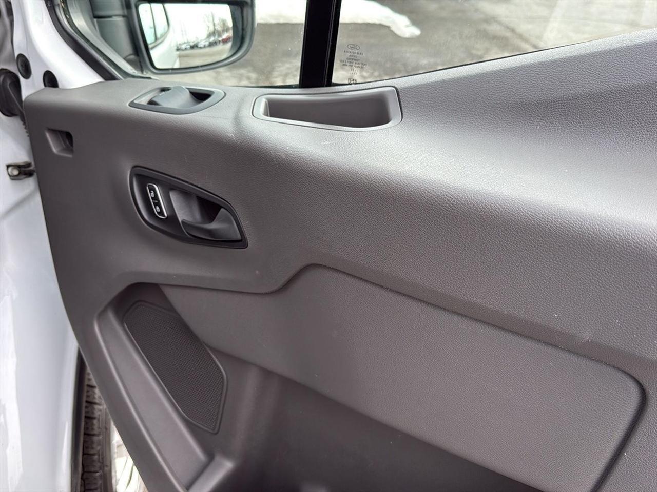 Ford Transit Passenger Wagon T-350 148" Low Roof XLT RWD 2023