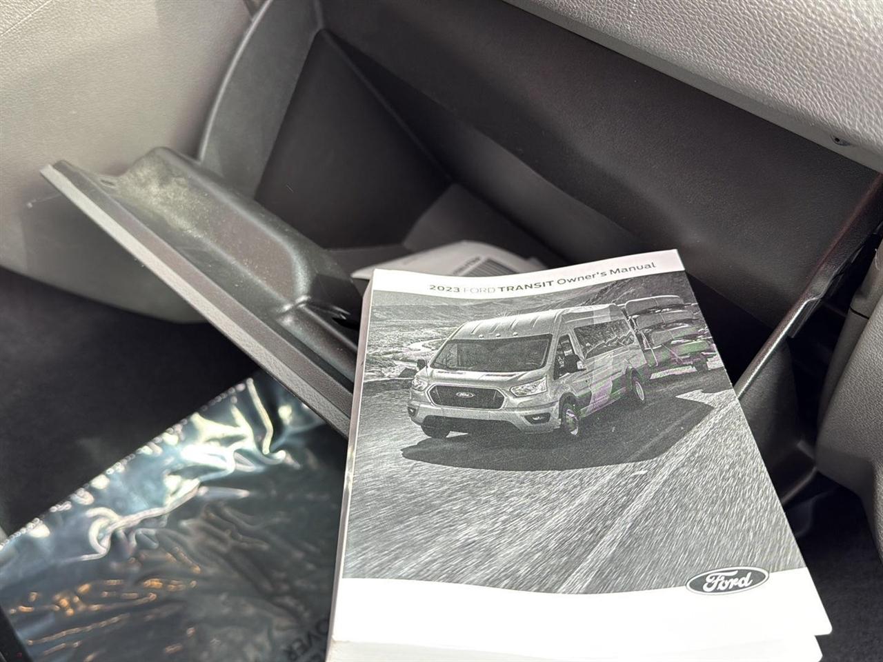 Ford Transit Passenger Wagon T-350 148" Low Roof XLT RWD 2023