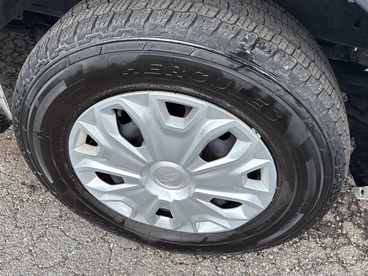 Ford Transit Passenger Wagon T-350 148" Low Roof XLT RWD 2023