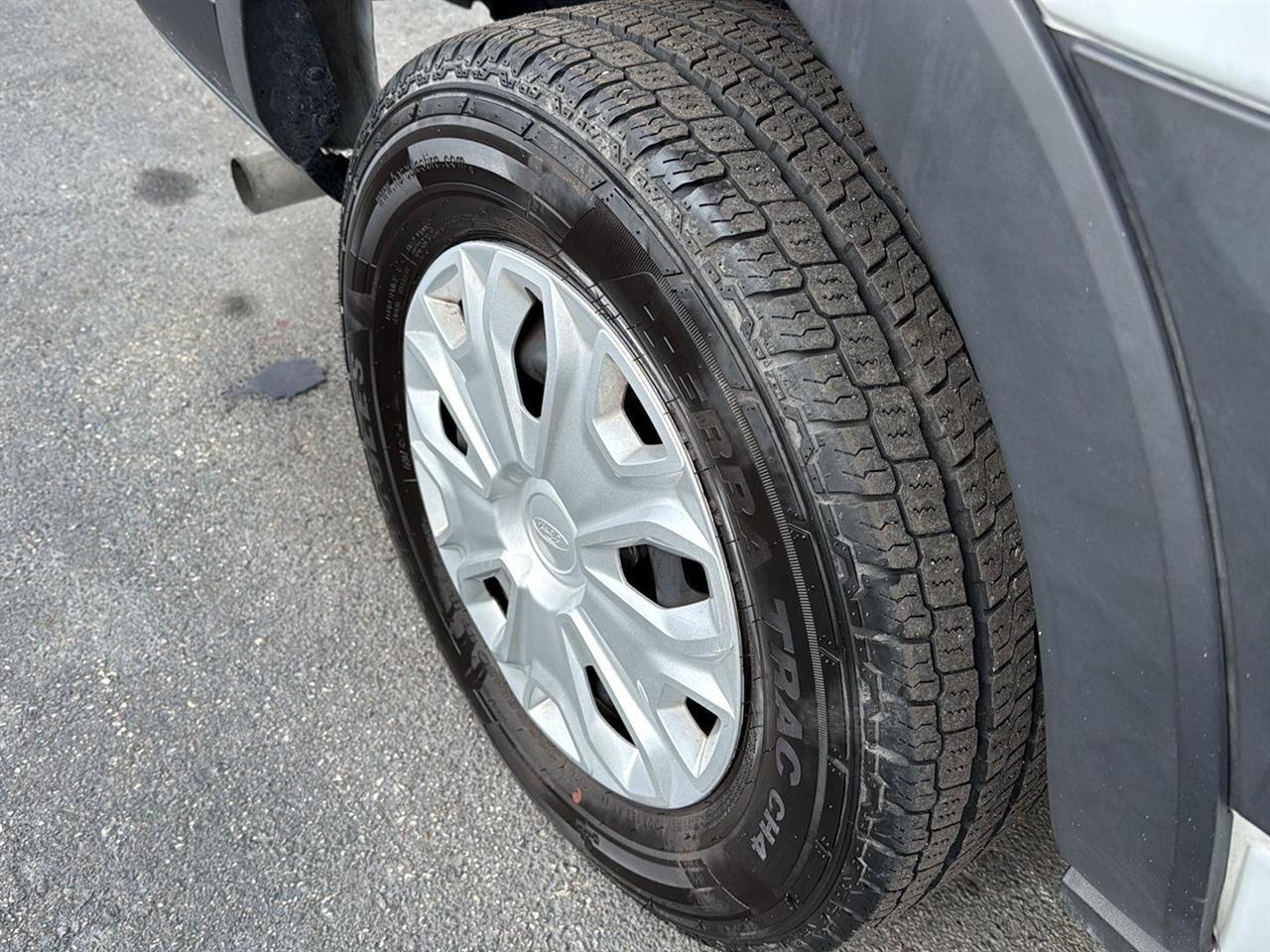 Ford Transit Passenger Wagon T-350 148" Low Roof XLT RWD 2023