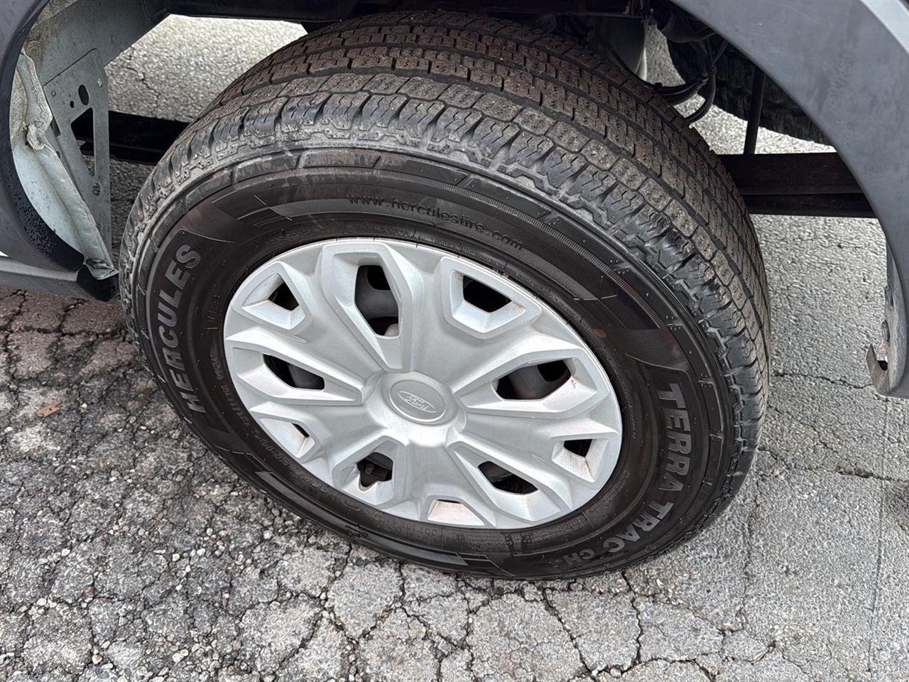 Ford Transit Passenger Wagon T-350 148" Low Roof XLT RWD 2023