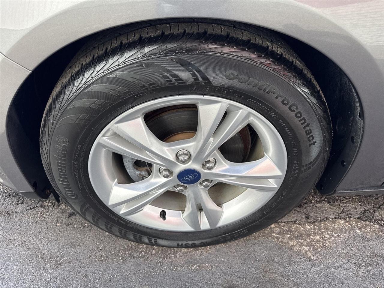 Ford Focus 4dr Sdn SE 2014