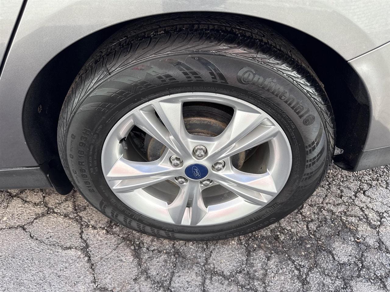 Ford Focus 4dr Sdn SE 2014