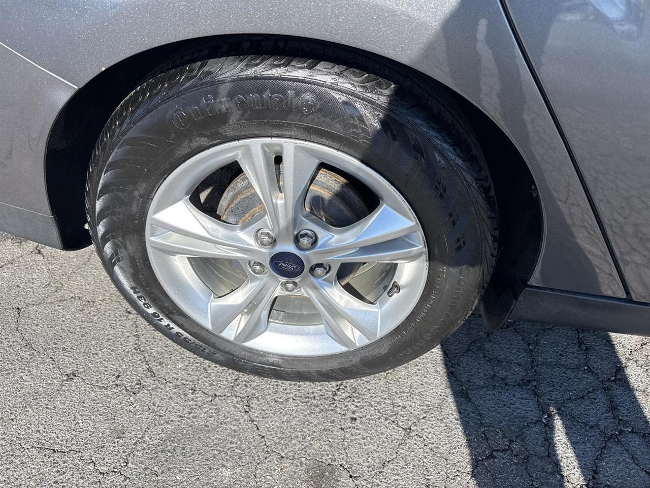 Ford Focus 4dr Sdn SE 2014