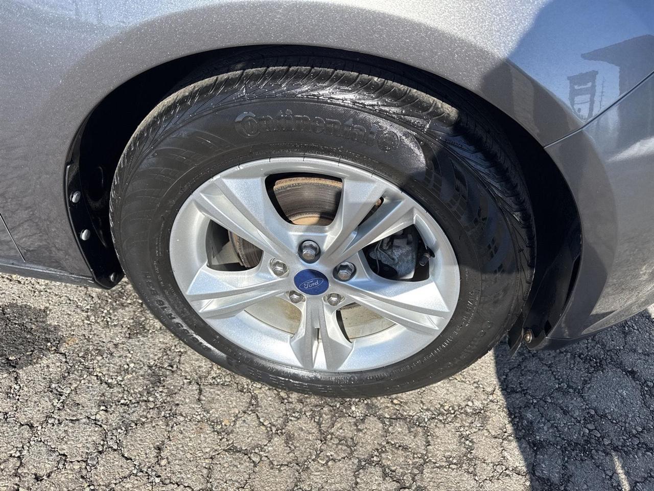 Ford Focus 4dr Sdn SE 2014