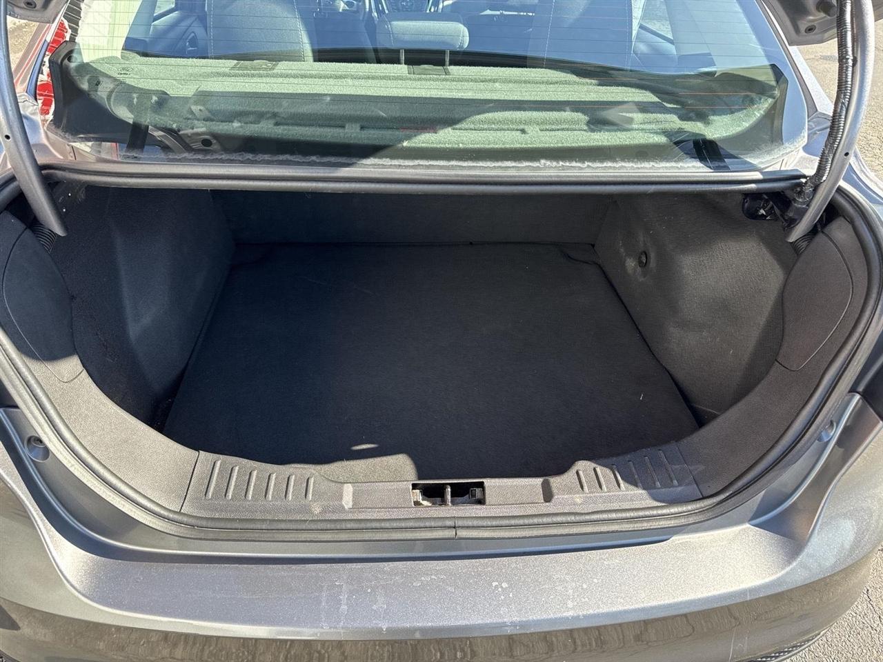 Ford Focus 4dr Sdn SE 2014