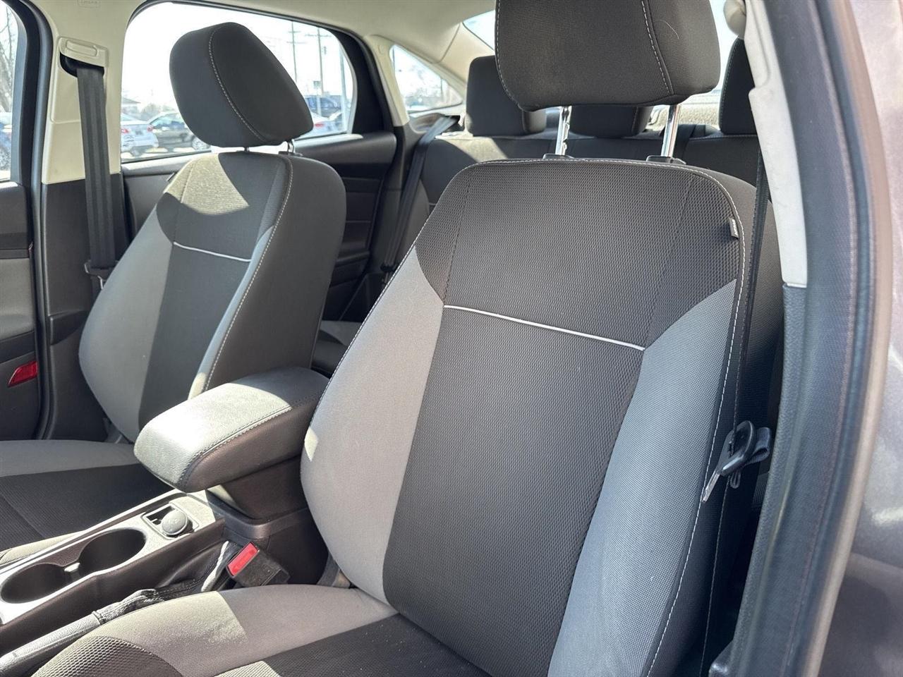 Ford Focus 4dr Sdn SE 2014