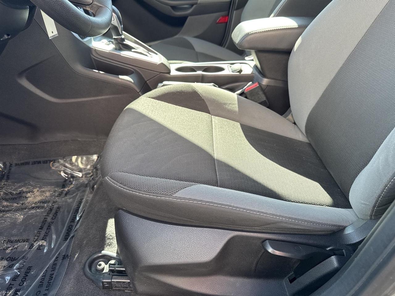 Ford Focus 4dr Sdn SE 2014